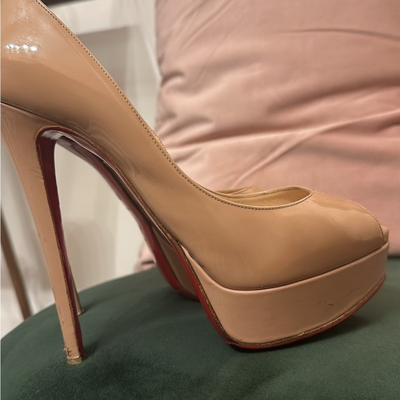 Authentic Christian Louboutin nude heels! - Picture 1 of 8